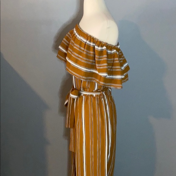 Excellent condition off shoulder romper - Picture 6 of 8